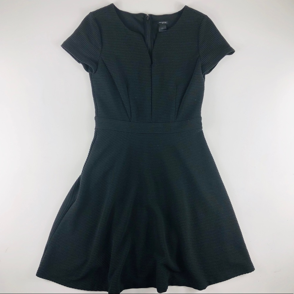 Ann Taylor Short Sleeve V-Neck Ribbed Dress Size 0